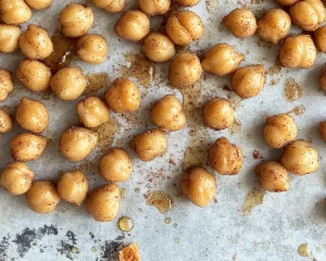 Healthy Snacks: Roasted Honey Cinnamon Chickpeas in 20 Minutes