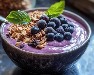 Breakfast Ideas: Blueberry Protein Smoothie Bowl With Granola in 5 Minutes